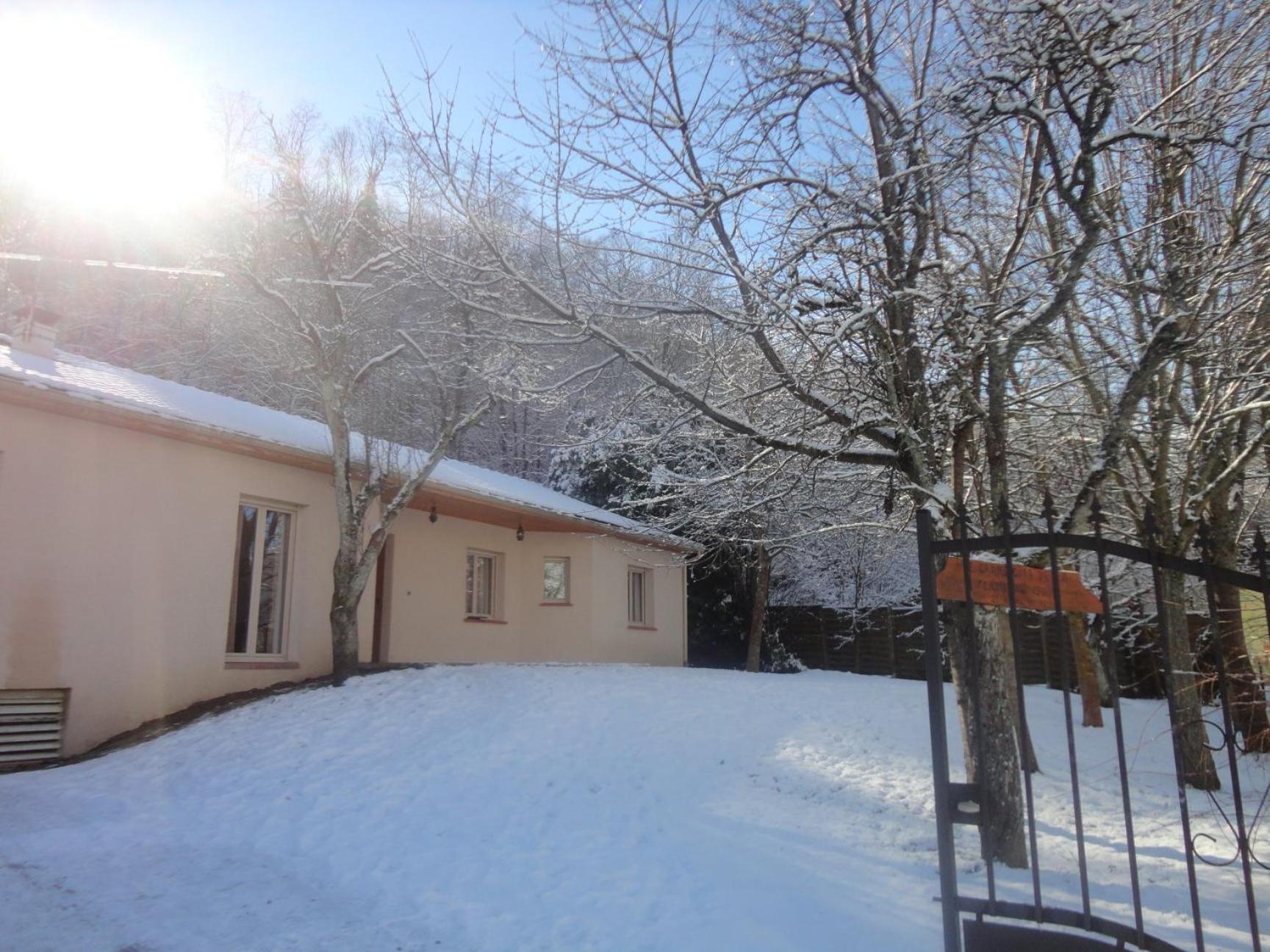 Gites Du Quie Les Cabannes  Exterior photo